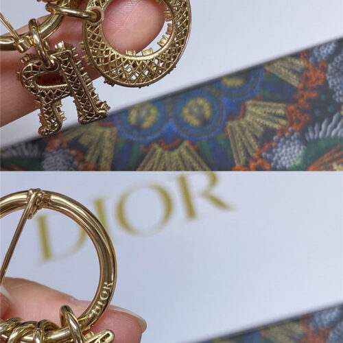 High Quality Luxury Dior Full Diamond Letter Brooch product detail