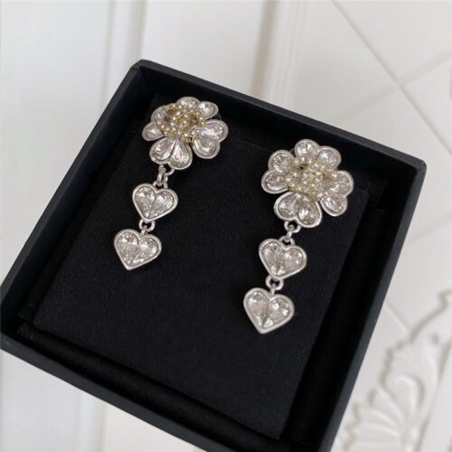 High Quality Luxury Chanel Four-Leaf Flower Double C Heart Earrings alternate view