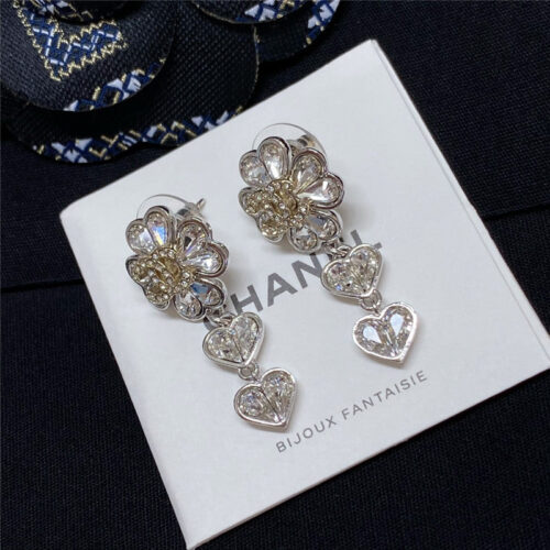 High Quality Luxury Chanel Four-Leaf Flower Double C Heart Earrings product detail