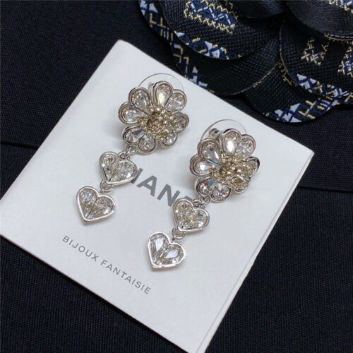 High Quality Luxury Chanel Four-Leaf Flower Double C Heart Earrings product detail