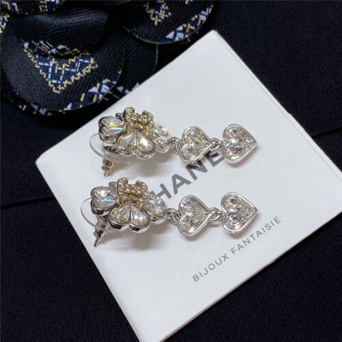 High Quality Luxury Chanel Four-Leaf Flower Double C Heart Earrings product detail