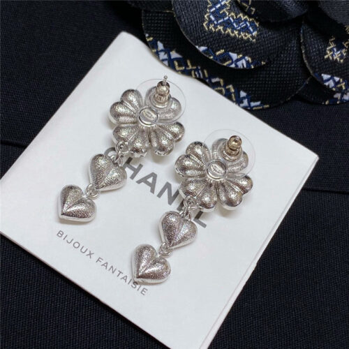 High Quality Luxury Chanel Four-Leaf Flower Double C Heart Earrings product detail