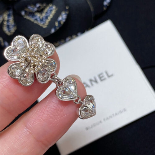 High Quality Luxury Chanel Four-Leaf Flower Double C Heart Earrings product detail