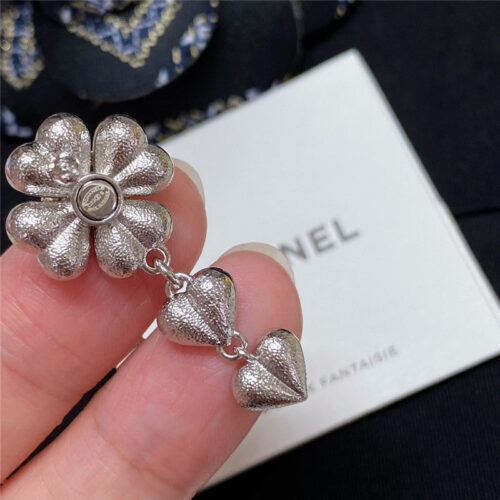 High Quality Luxury Chanel Four-Leaf Flower Double C Heart Earrings product detail