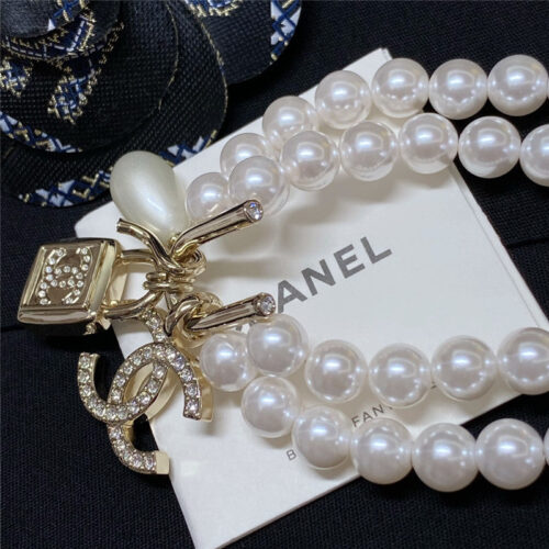 High Quality Luxury Chanel Lock Pearl Necklace – Style 50158 product detail