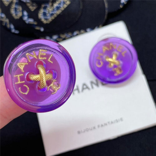 High Quality Luxury Chanel 23C Button Earrings product detail
