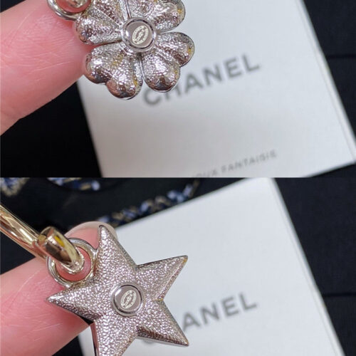 High Quality Luxury Chanel Four-Leaf Flower + Five-Pointed Star Asymmetrical Ear Hook product detail