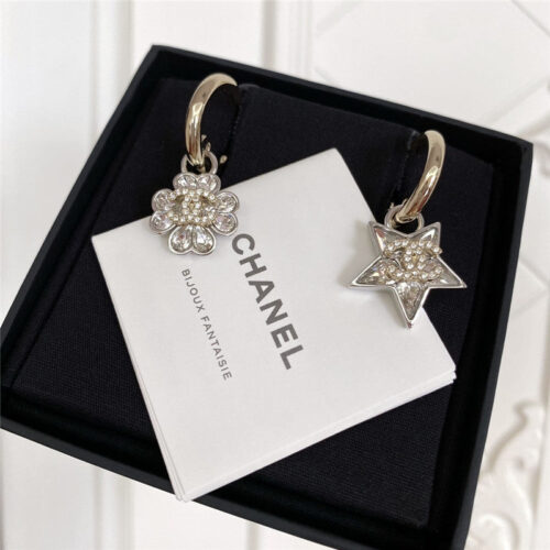 High Quality Luxury Chanel Four-Leaf Flower + Five-Pointed Star Asymmetrical Ear Hook product detail