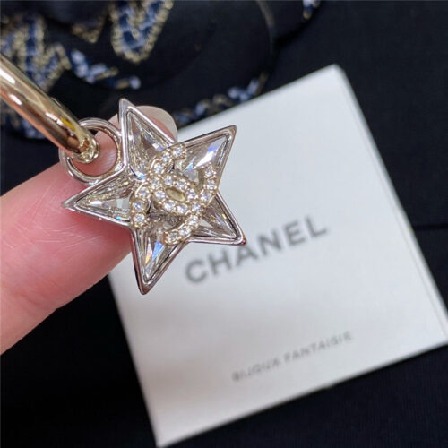 High Quality Luxury Chanel Four-Leaf Flower + Five-Pointed Star Asymmetrical Ear Hook product detail