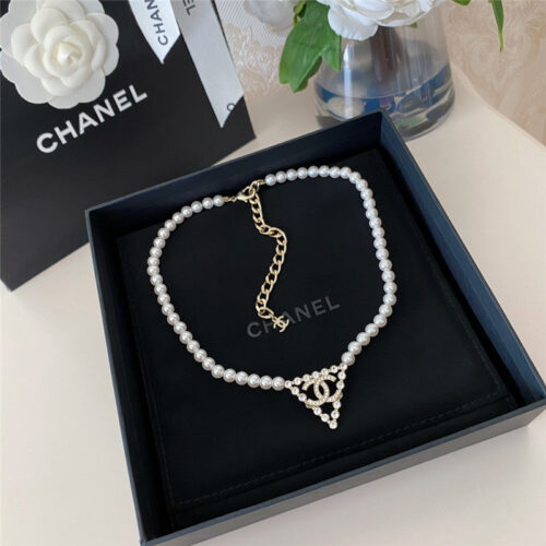 High Quality Luxury Chanel Triangular Full Diamond Double C Pearl Necklace product detail