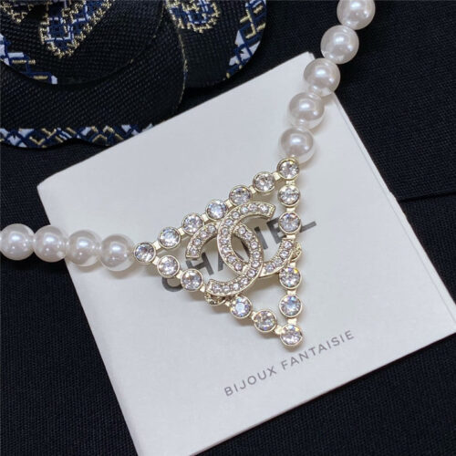 High Quality Luxury Chanel Triangular Full Diamond Double C Pearl Necklace product detail