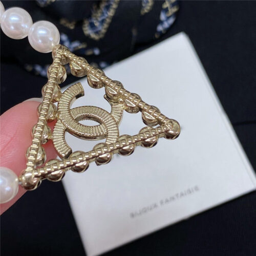 High Quality Luxury Chanel Triangular Full Diamond Double C Pearl Necklace product detail
