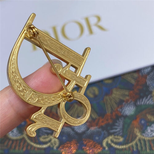 High Quality Luxury Dior Frosted Letter Brooch product detail