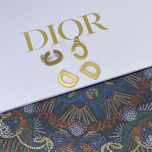 High Quality Luxury Dior Frosted Letter Earrings product detail