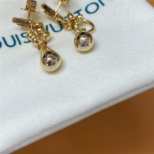 High Quality Luxury Louis Vuitton Green Flower With Water Drop Earrings product detail