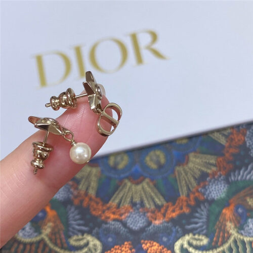 High Quality Luxury Dior Star Cd Pearl Earrings product detail