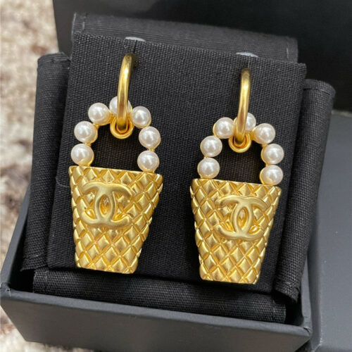 High Quality Luxury Chanel Pearl Diamond Bucket Bag Earrings product detail