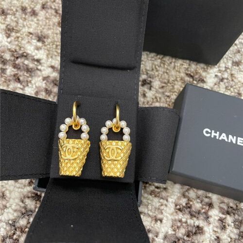 High Quality Luxury Chanel Pearl Diamond Bucket Bag Earrings product detail
