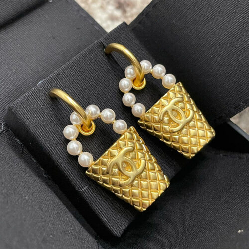 High Quality Luxury Chanel Pearl Diamond Bucket Bag Earrings product detail