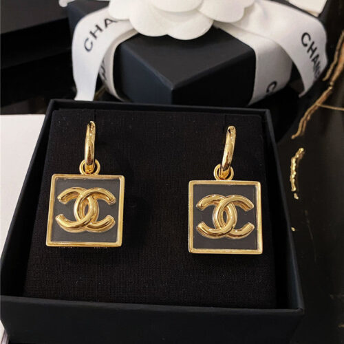 High Quality Luxury Chanel Vintage Simple Earrings
