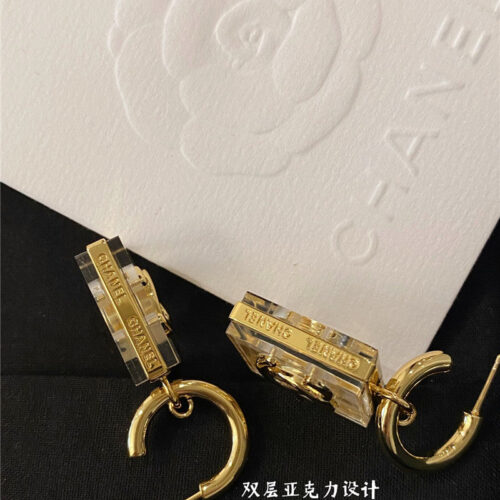 High Quality Luxury Chanel Vintage Simple Earrings product detail
