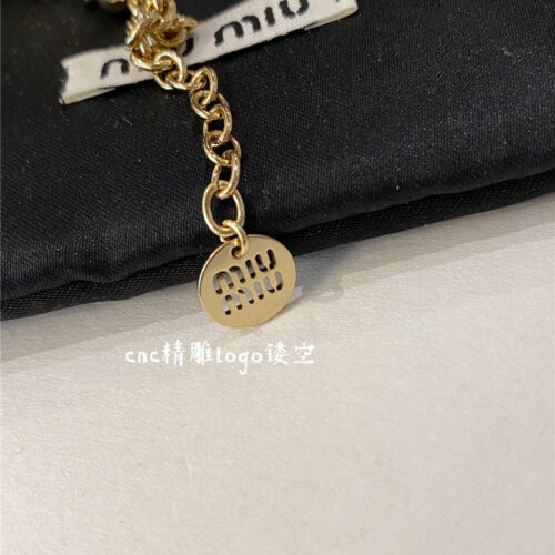 High Quality Luxury Miumiu Hollow Letter Bracelet product detail