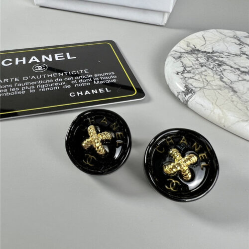 High Quality Luxury Chanel Button Small Stud Earrings product detail