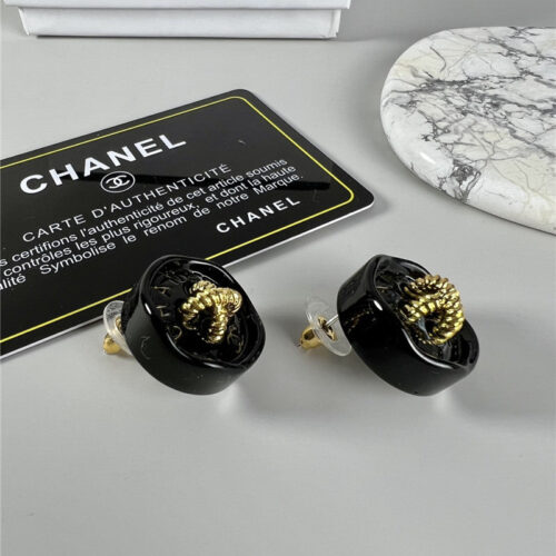 High Quality Luxury Chanel Button Small Stud Earrings product detail