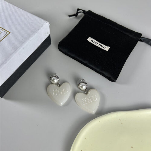 High Quality Luxury Miumiu Acrylic Love Stud Earrings product detail