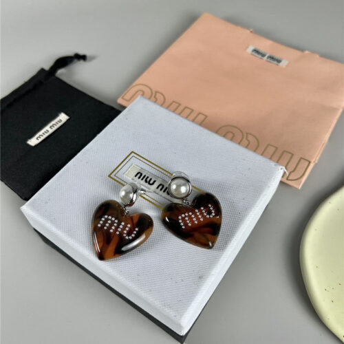High Quality Luxury Miumiu Acrylic Love Stud Earrings product detail
