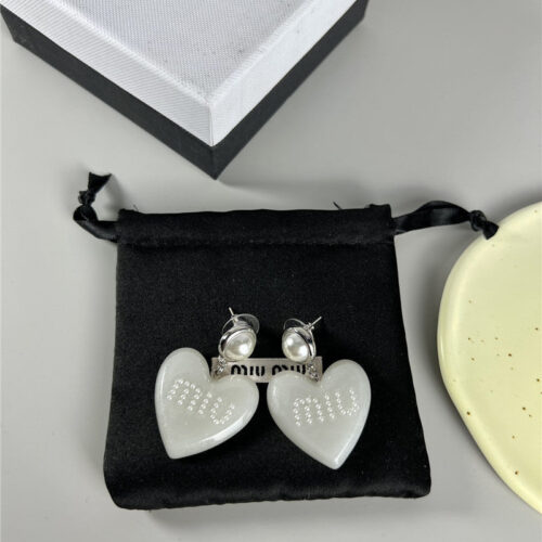 High Quality Luxury Miumiu Acrylic Love Stud Earrings product detail