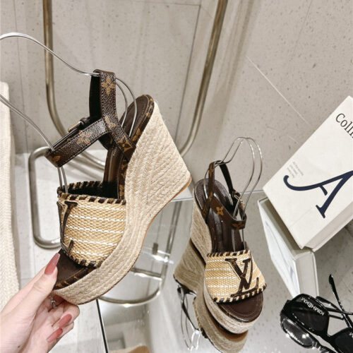 High Quality Luxury Louis Vuitton Straw Platform Sandals alternate view