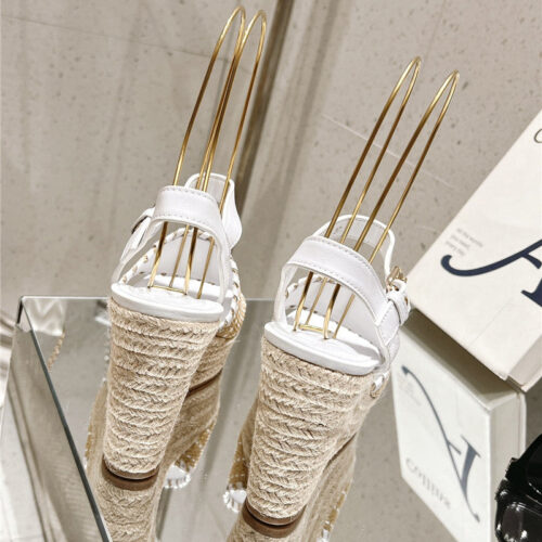 High Quality Luxury Louis Vuitton Straw Platform Sandals – Style 22403 product detail