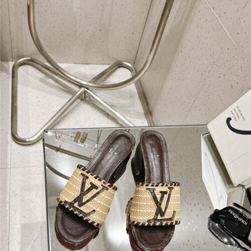 High Quality Luxury Louis Vuitton Straw Sandals – Style 76067 alternate view