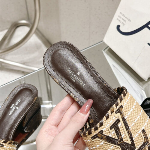 High Quality Luxury Louis Vuitton Straw Sandals – Style 76067 product detail