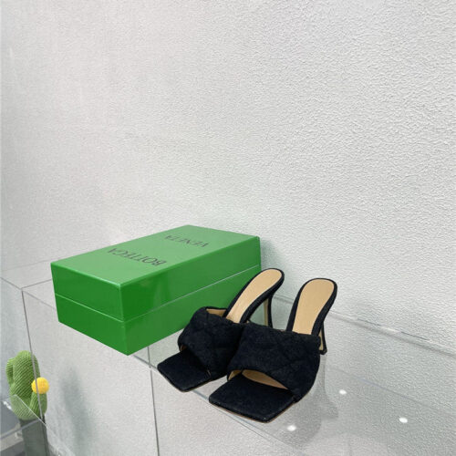 High Quality Luxury Bottega Veneta New Wash Denim Deep Mouth Slippers – Style 61350 product detail