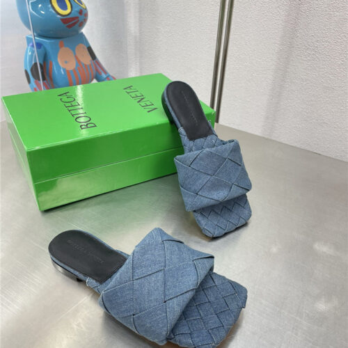 High Quality Luxury Bottega Veneta Spring Summer Flat Large Woven Slippers – Style 90662 product detail