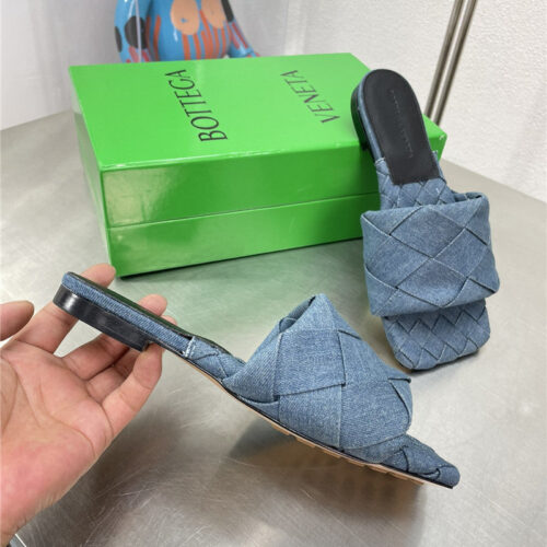 High Quality Luxury Bottega Veneta Spring Summer Flat Large Woven Slippers – Style 90662 product detail