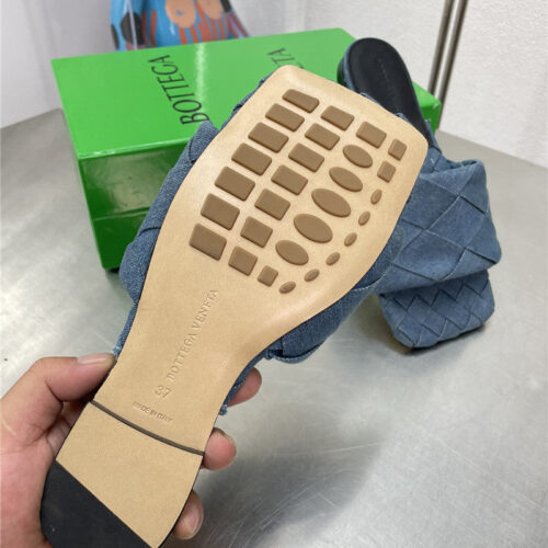 High Quality Luxury Bottega Veneta Spring Summer Flat Large Woven Slippers – Style 90662 product detail