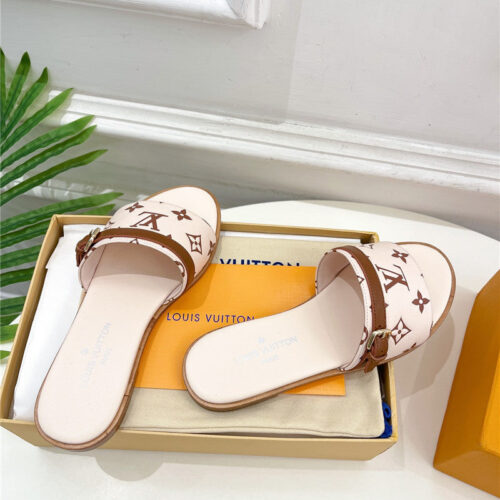 High Quality Luxury Louis Vuitton Latest Hot Style Slippers product detail
