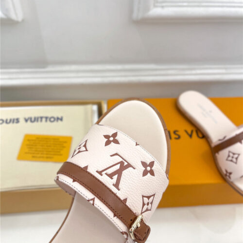 High Quality Luxury Louis Vuitton Latest Hot Style Slippers product detail