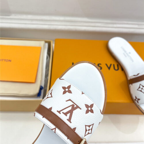 High Quality Luxury Louis Vuitton Latest Hot Style Slippers – Style 81667 product detail
