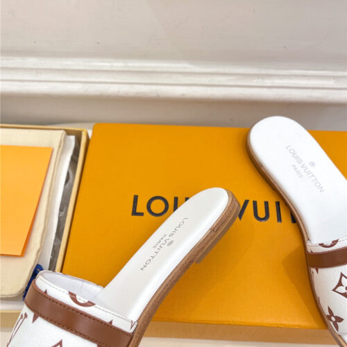 High Quality Luxury Louis Vuitton Latest Hot Style Slippers – Style 81667 product detail