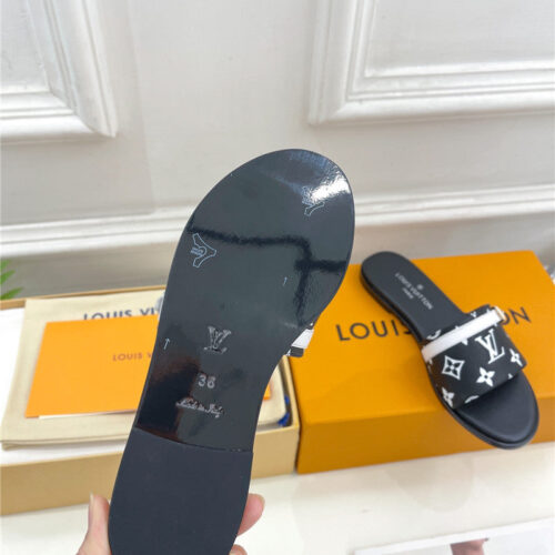 High Quality Luxury Louis Vuitton Latest Hot Style Slippers – Style 14435 product detail