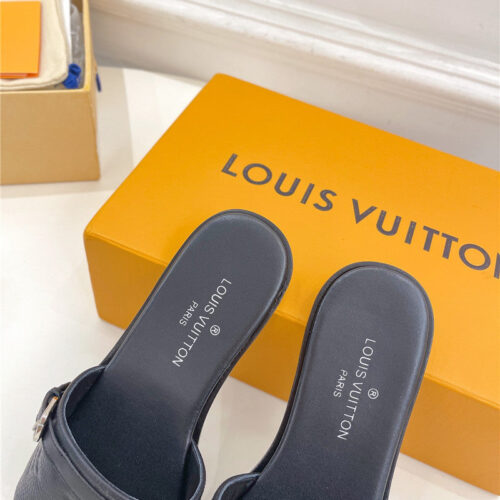 High Quality Luxury Louis Vuitton Latest Hot Style Slippers – Style 79971 product detail