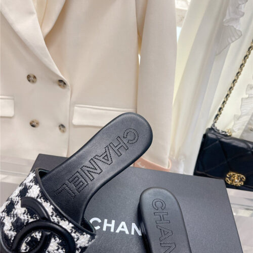 High Quality Luxury Chanel Pure Handmade Lozenge Car Line Slippers product detail