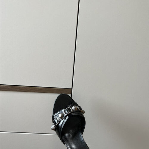 High Quality Luxury Balenciaga Silver Stud Buckle Spice Slippers product detail