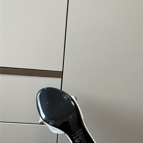 High Quality Luxury Balenciaga Silver Stud Buckle Spice Slippers – Style 21187 product detail