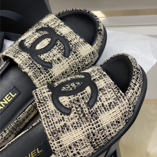 High Quality Luxury Chanel New Big Logo Slippers product detail