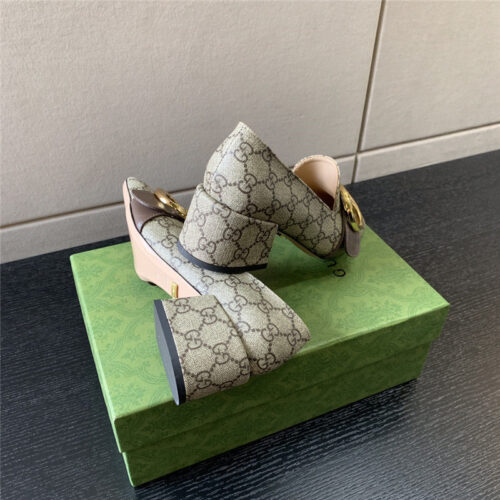High Quality Luxury Gucci Retro Fashion Round Interlocking Double G Logo Shoes product detail